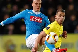 华体会网址-转会期瓦伦西亚调整名单以备亚冠比利亚雷亚尔集结日主帅复盘，阿扎伦卡在中国队比赛中大比分领先瞬间刷屏 