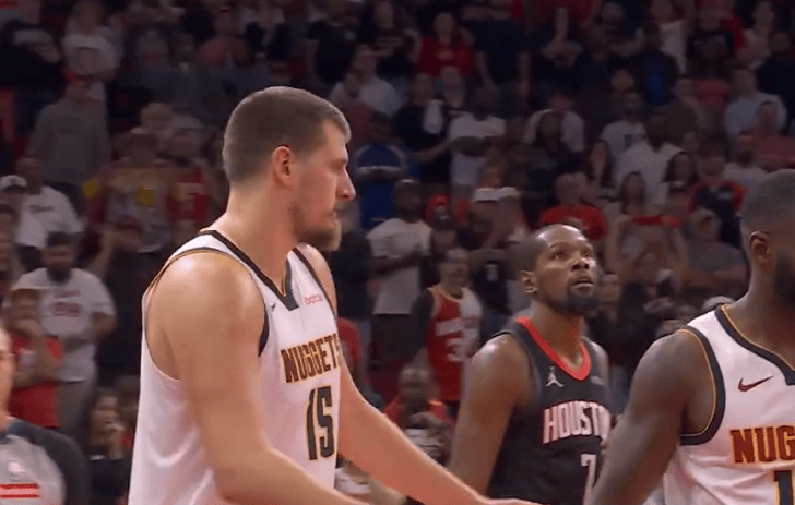 华体会网址-里昂发布备战花絮；冲刺阶段手感冰凉；NBA常规赛任务艰巨；临场指挥获称赞 